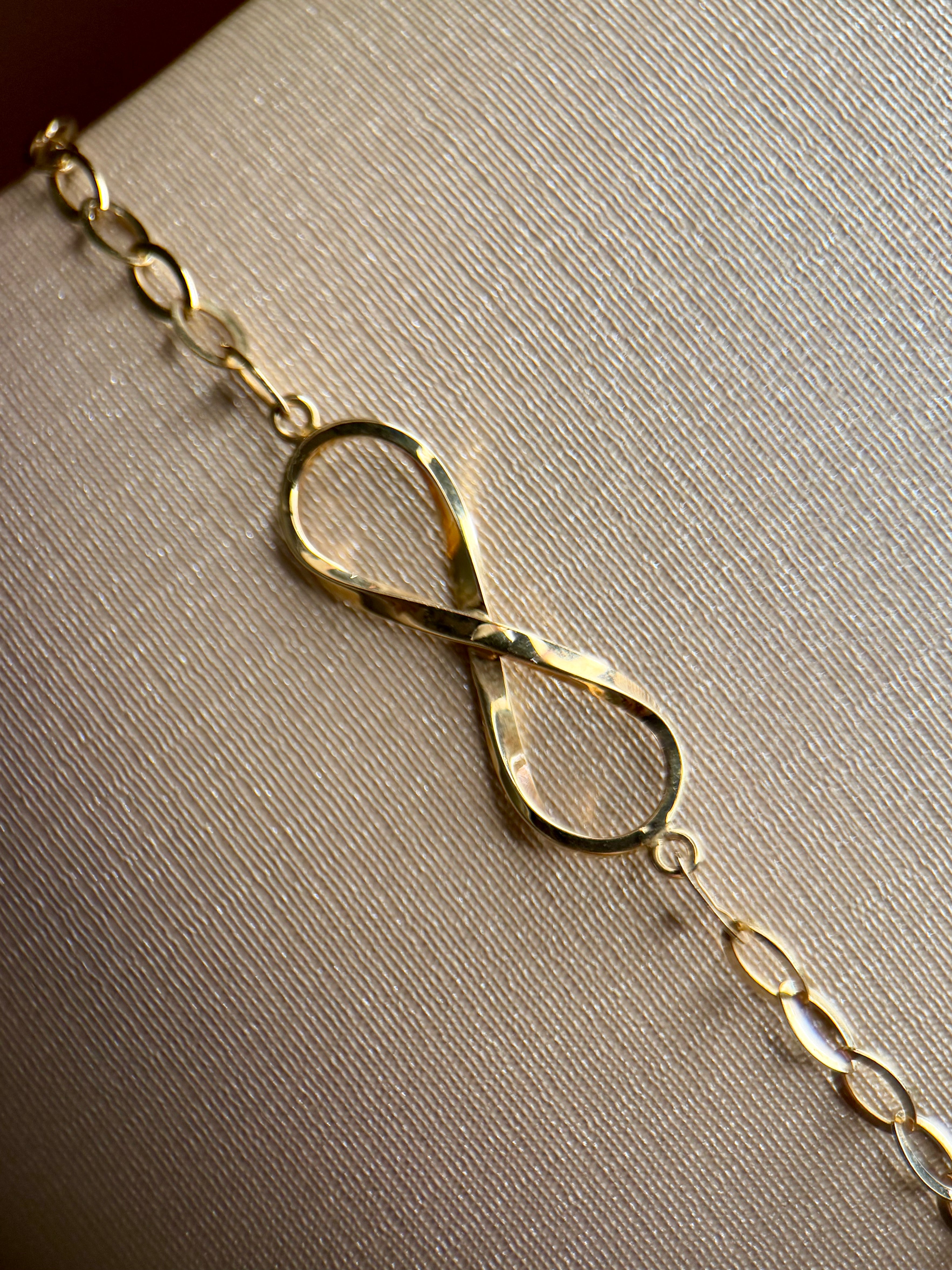 Pulsera Gold Infinity