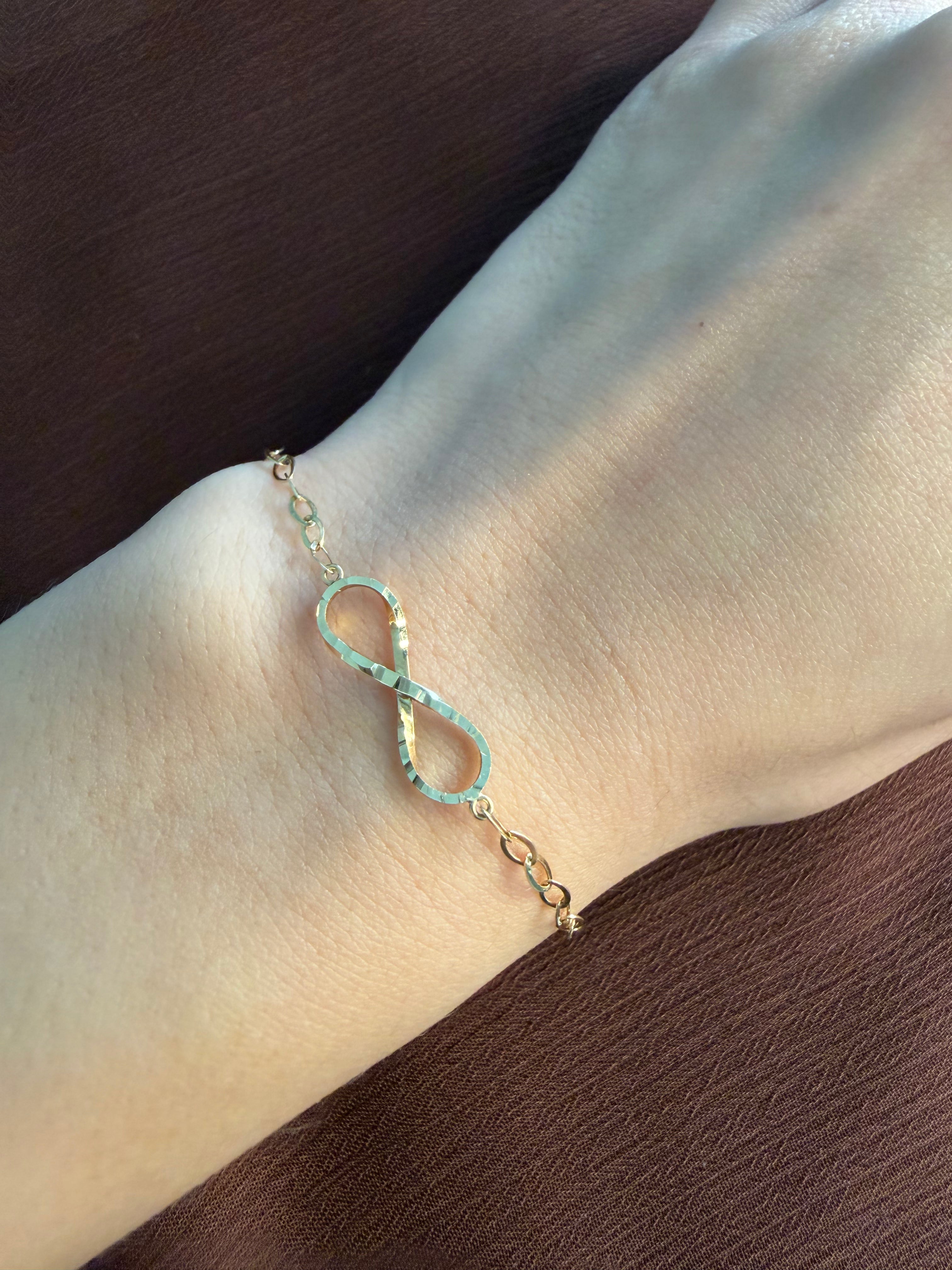 Pulsera Gold Infinity