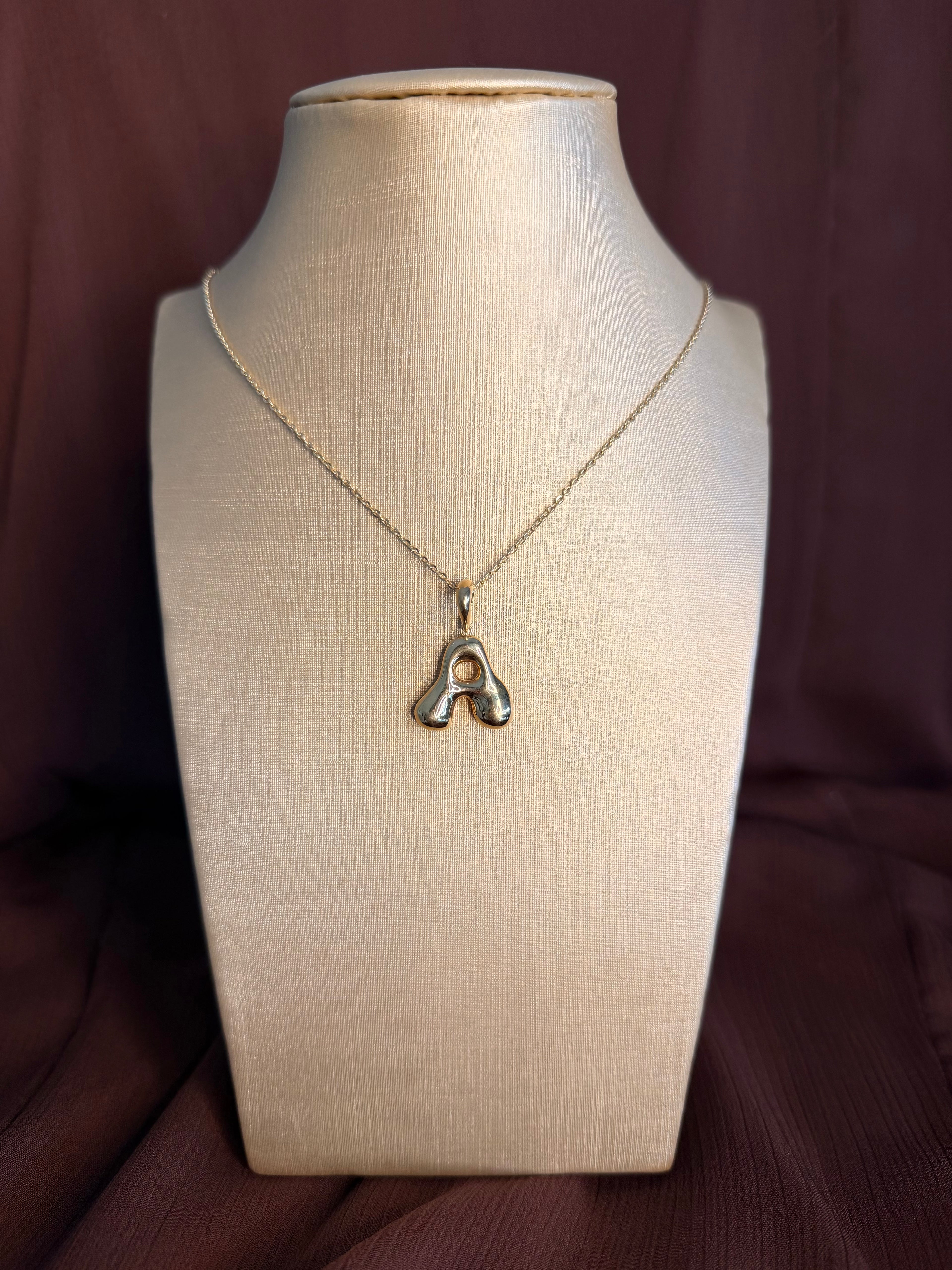 Collar Letra A Signature
