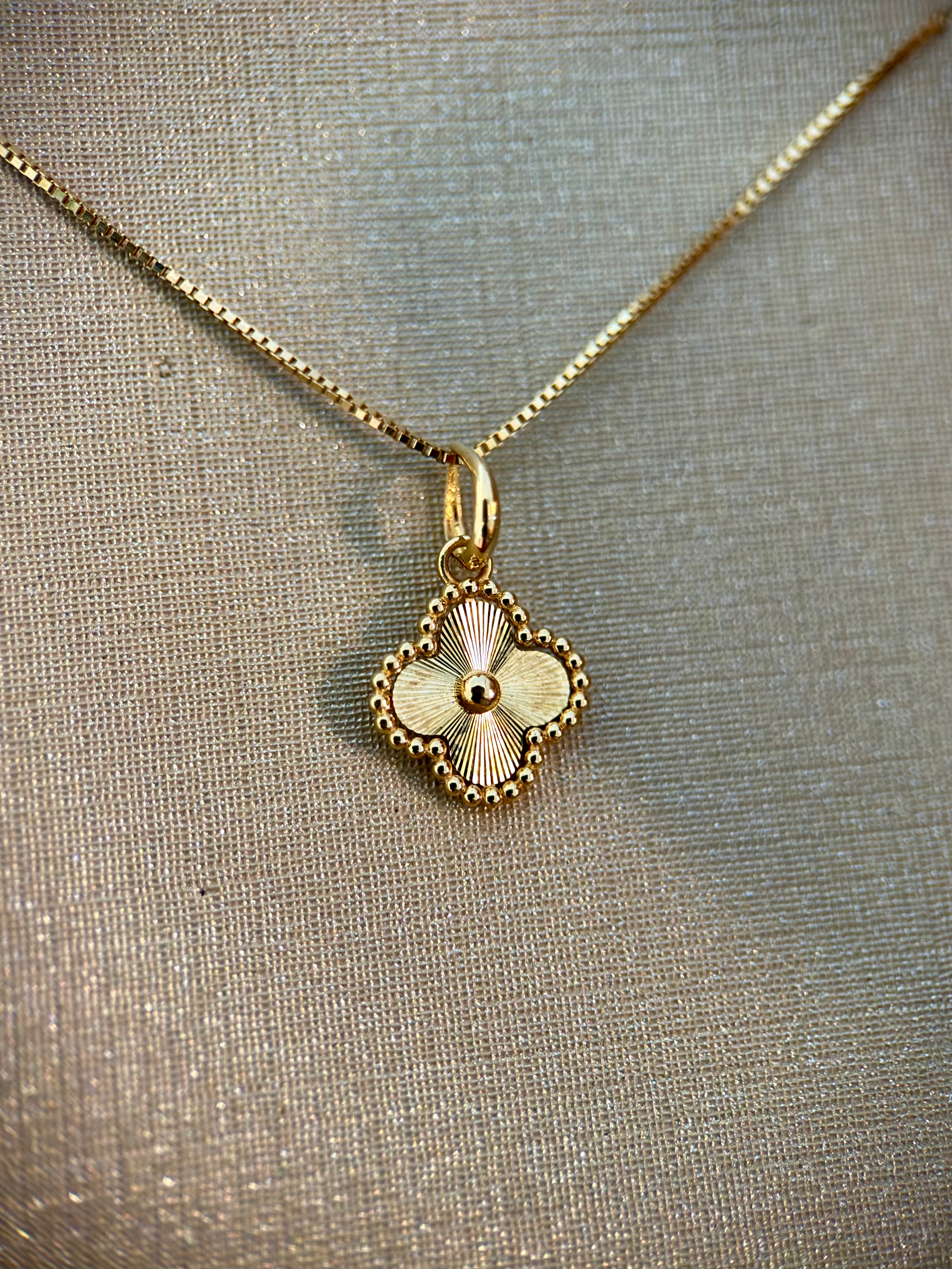 Collar Trébol Royal