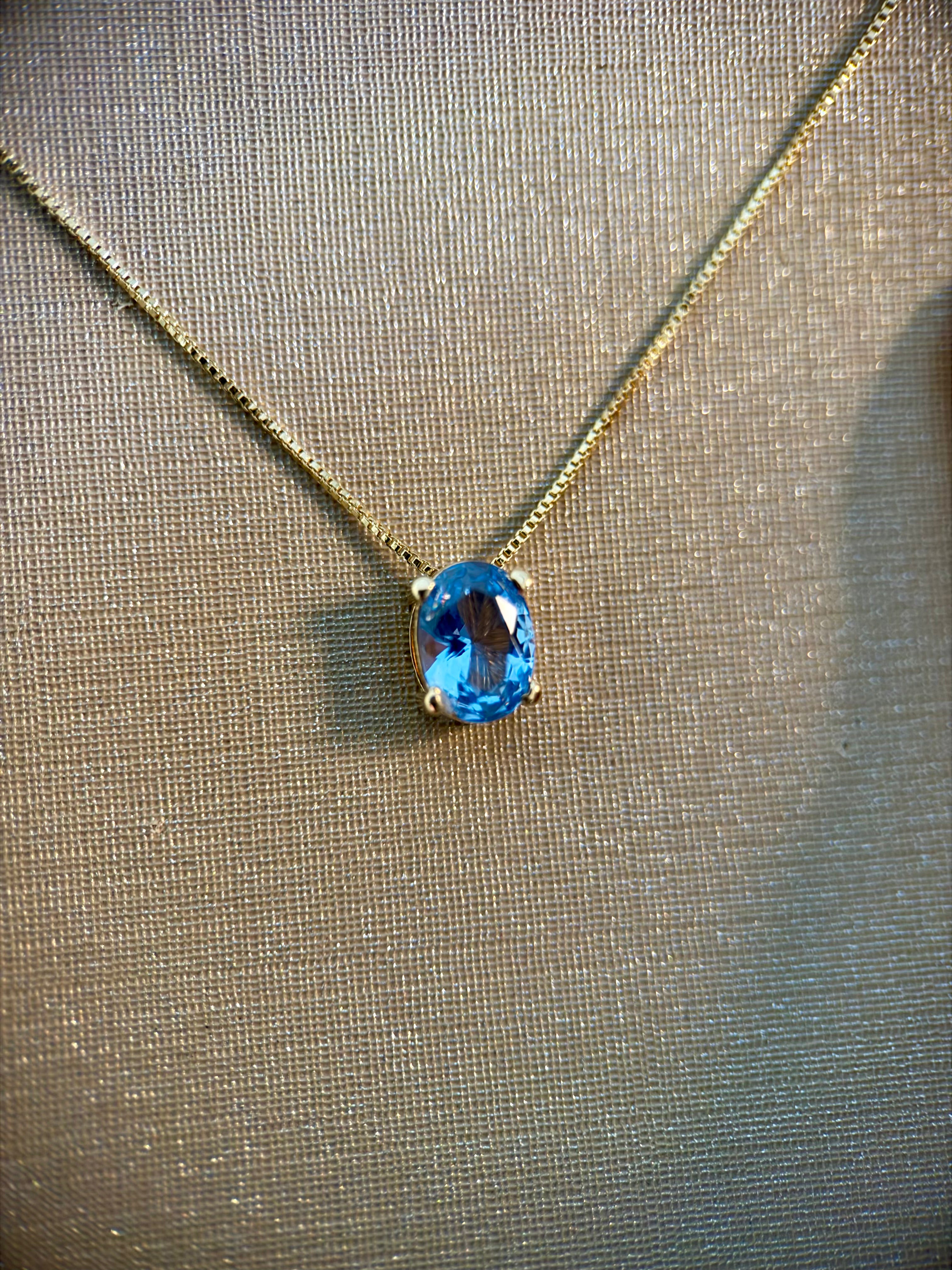 Collar Blue Élégance