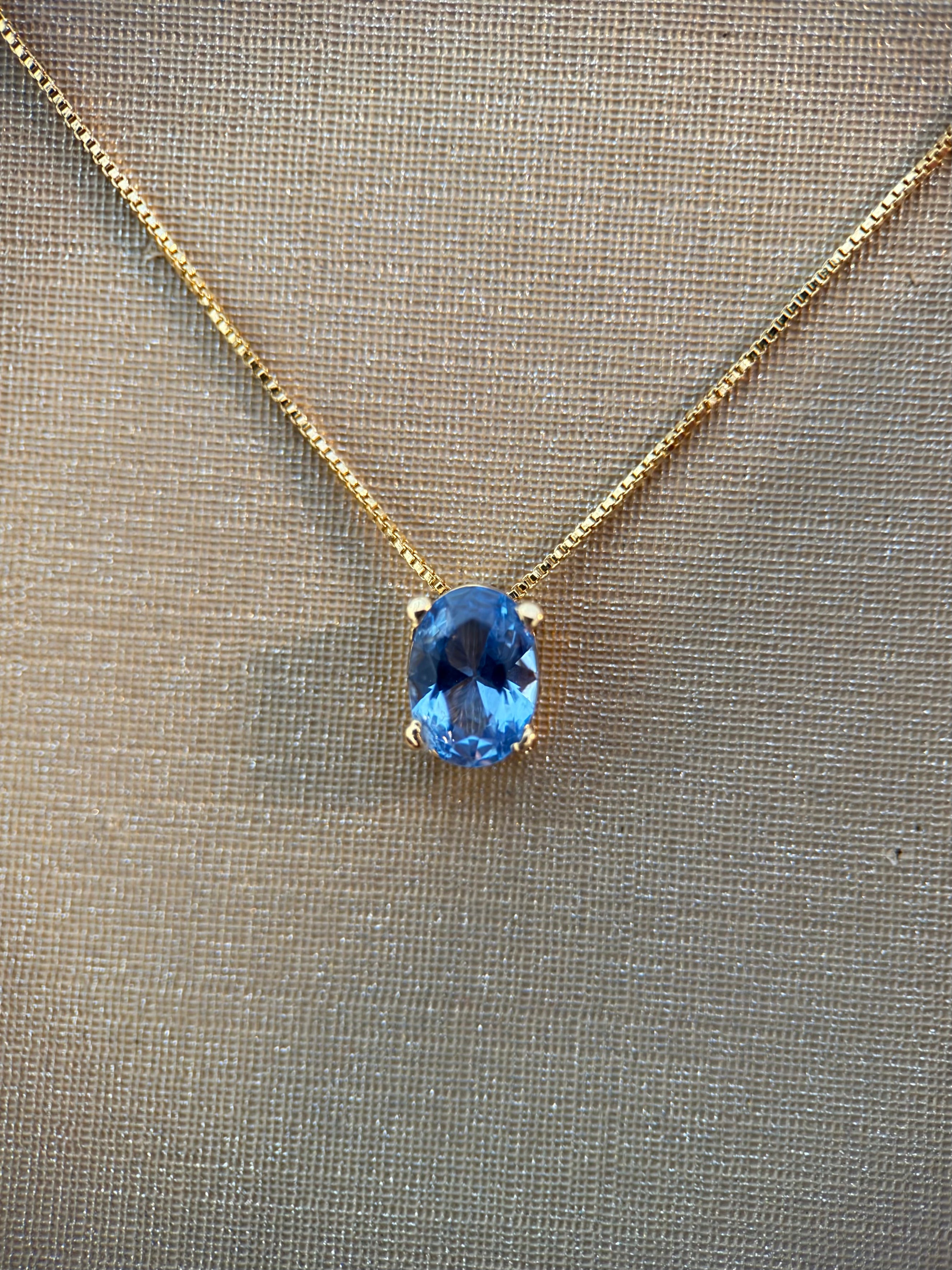 Collar Blue Élégance