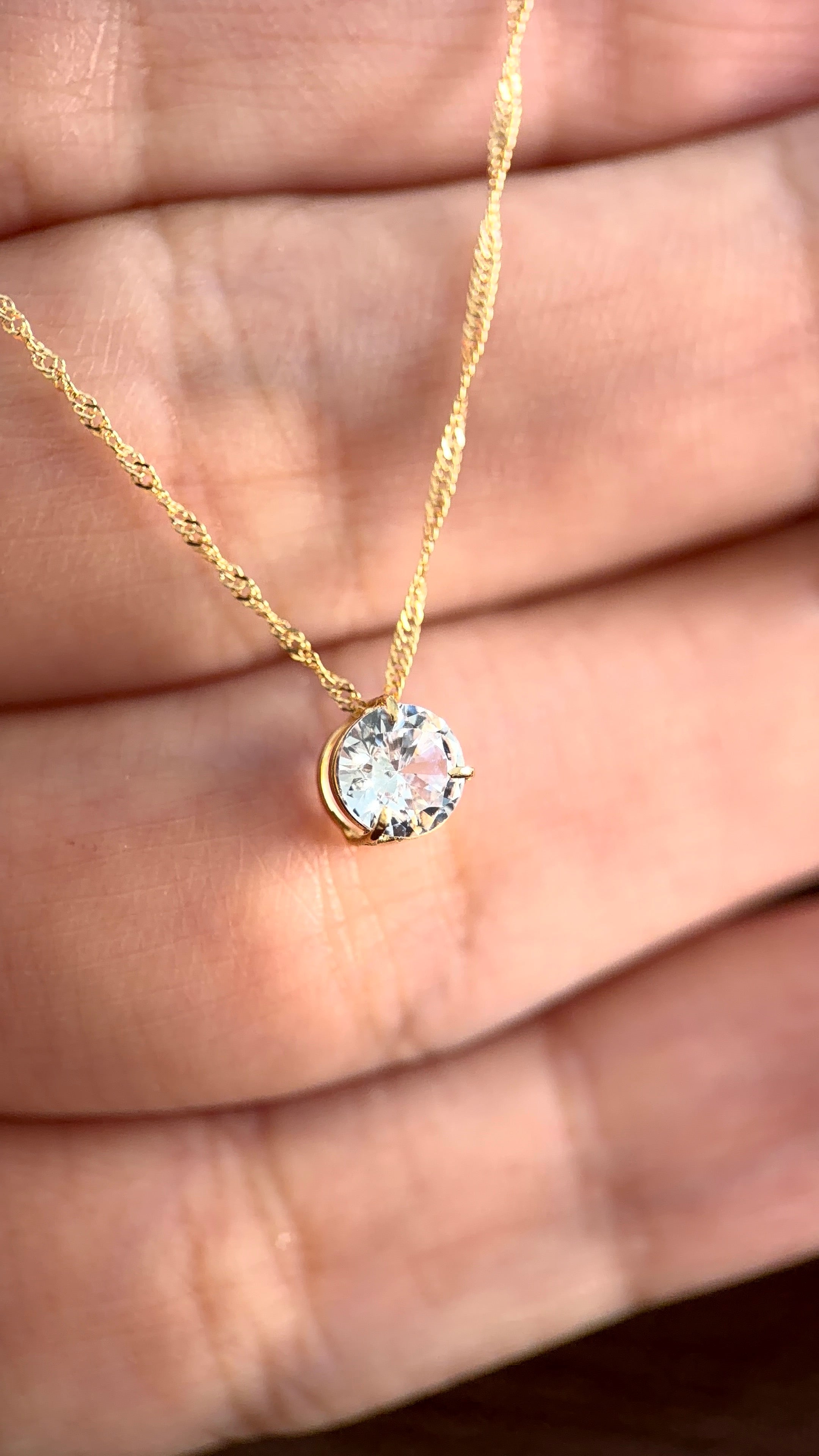 Collar Solitaire Lumière