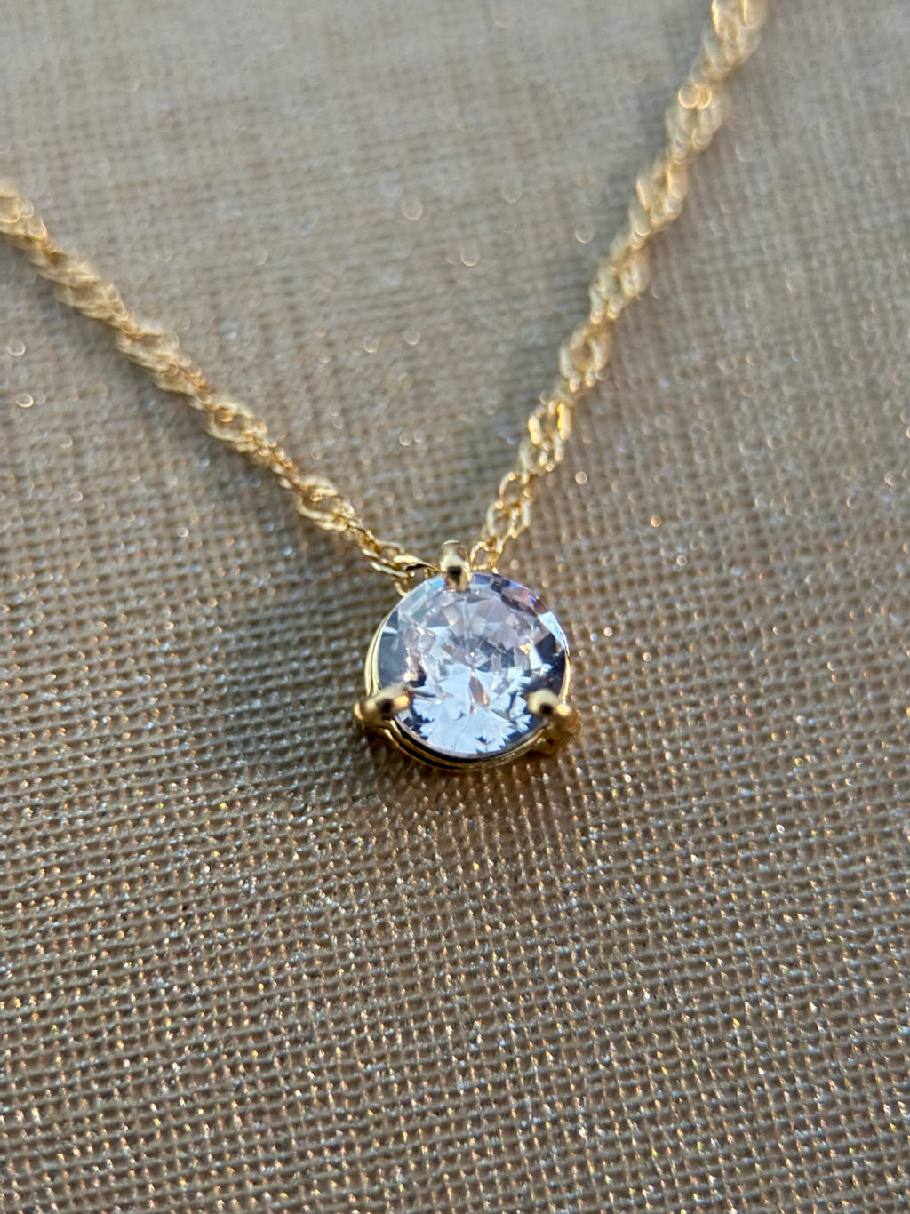 Collar Solitaire Lumière