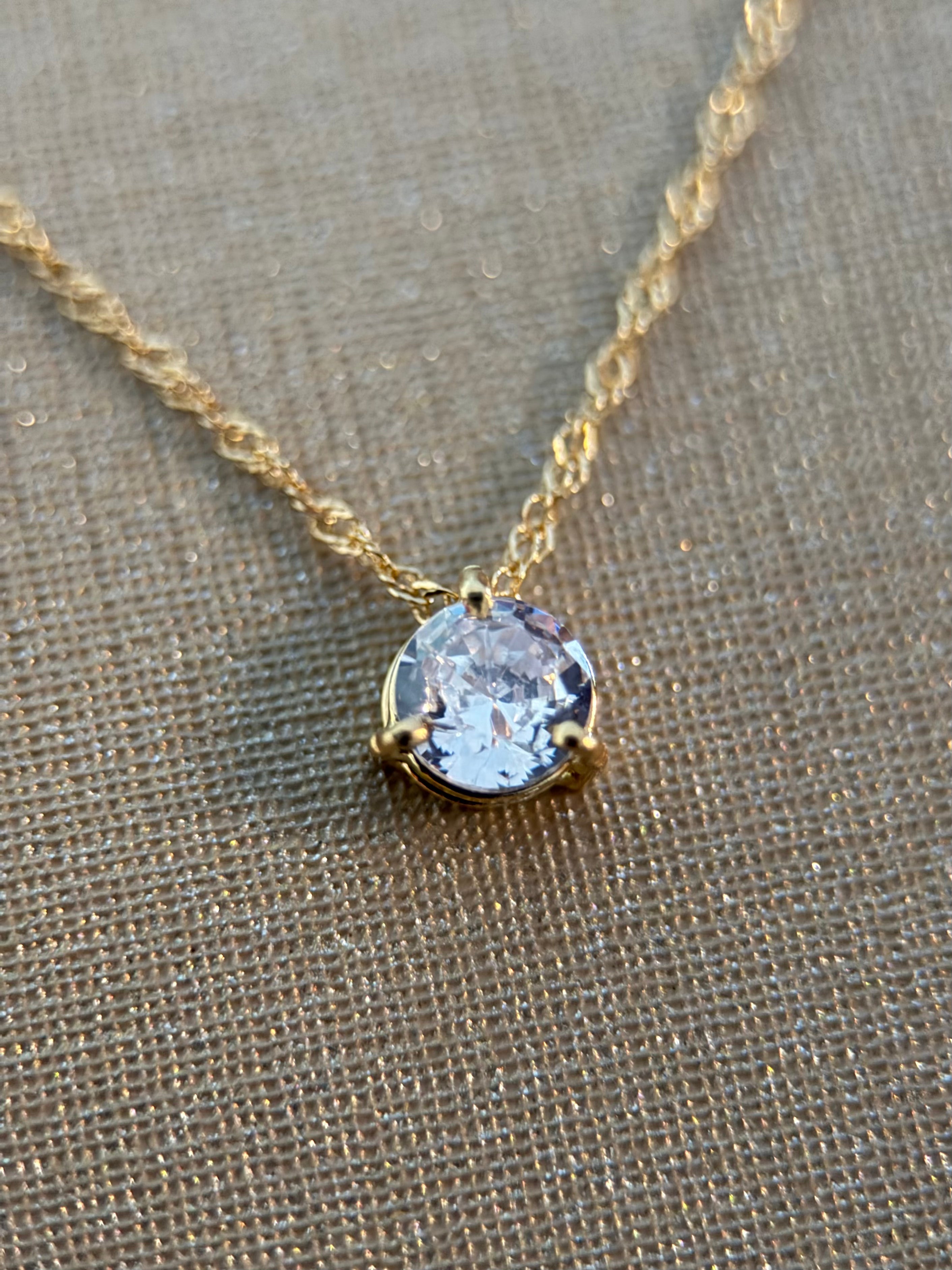 Collar Solitaire Lumière