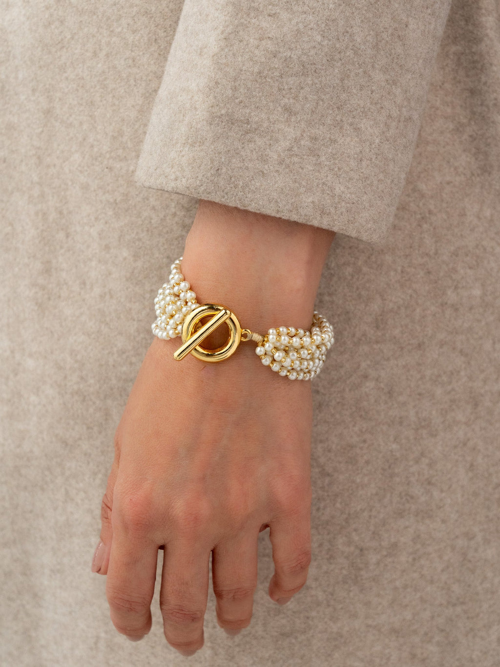 Pulsera Perlas y Broche