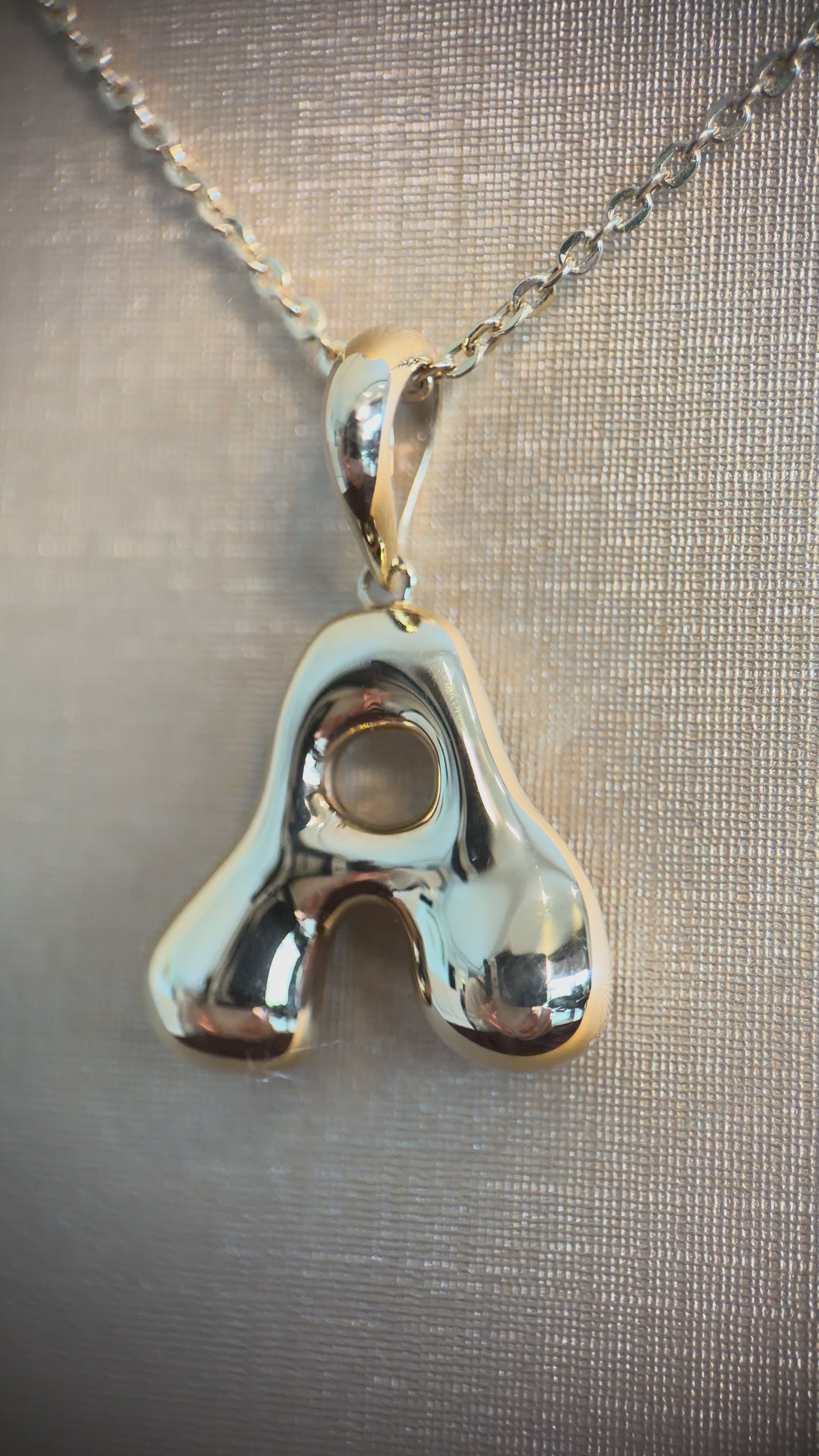 Collar Letra A Signature